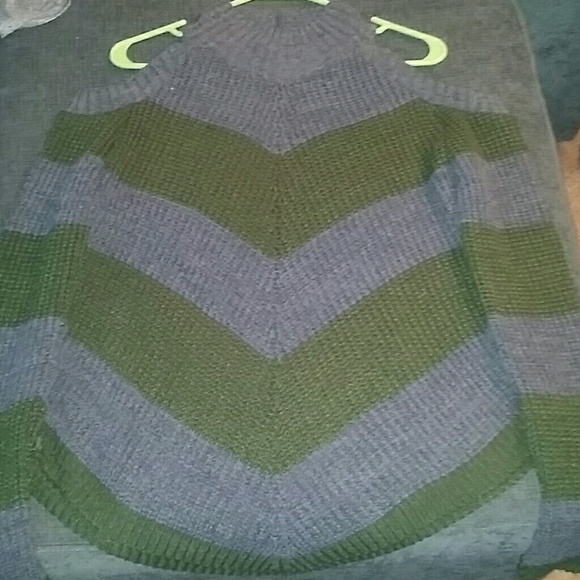 Sweater - Picture 2 of 3